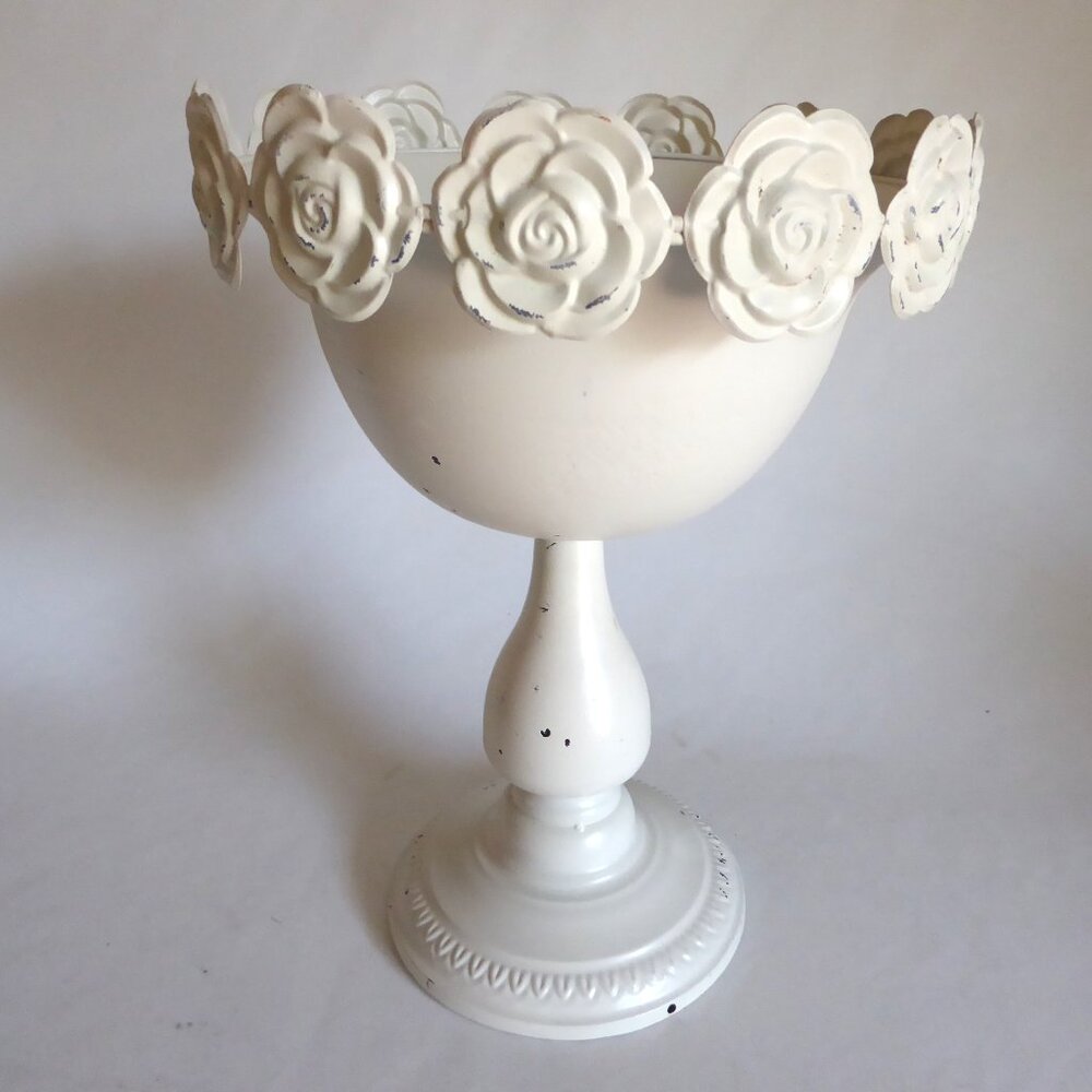 NEW 13” SHABBY CHIC CHIPPY WHITE METAL ROSE PEDESTAL CENTERPIECE BOWL URN - Picture 3 of 6